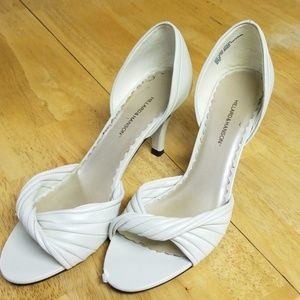 Hillard & Hanson cream colored heels sz 9